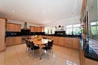 Detached House, 8 bedrooms, Freehold