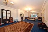 Detached House, 8 bedrooms, Freehold