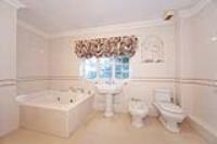 Detached House, 8 bedrooms, Freehold