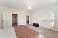 Detached House, 8 bedrooms, Freehold
