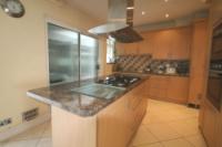 Detached House, 5 bedrooms, Freehold