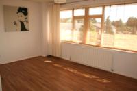 Mid-Terrace House, 4 bedrooms, Freehold