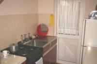 Mid-Terrace House, 3 bedrooms, Freehold