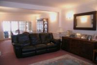 Mid-Terrace House, 3 bedrooms, Freehold