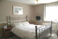 Mid-Terrace House, 3 bedrooms, Freehold
