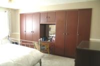 Mid-Terrace House, 3 bedrooms, Freehold