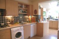 Semi-Detached House, 5 bedrooms, Freehold