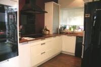 Mid-Terrace House, 3 bedrooms, Freehold