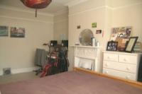 Mid-Terrace House, 3 bedrooms, Freehold