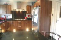 Semi-Detached House, 5 bedrooms, Freehold