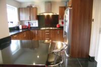 Semi-Detached House, 5 bedrooms, Freehold