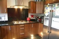 Semi-Detached House, 5 bedrooms, Freehold