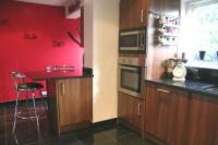 Semi-Detached House, 5 bedrooms, Freehold