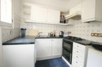 Mid-Terrace House, 4 bedrooms, Freehold