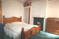 Mid-Terrace House, 4 bedrooms, Freehold