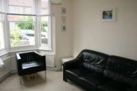 Mid-Terrace House, 2 bedrooms, Freehold
