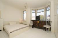 Mid-Terrace House, 3 bedrooms, Freehold