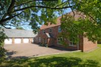 Detached House, 8 bedrooms