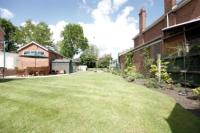 Semi-Detached House, 5 bedrooms, Freehold