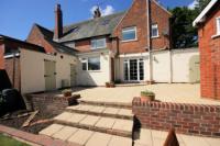 Semi-Detached House, 5 bedrooms, Freehold