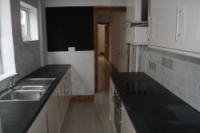 Mid-Terrace House, 3 bedrooms, Freehold