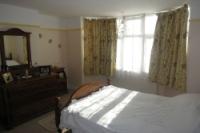 Mid-Terrace House, 3 bedrooms, Freehold