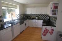 Mid-Terrace House, 2 bedrooms, Freehold
