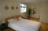 Mid-Terrace House, 2 bedrooms, Freehold