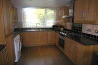 Mid-Terrace House, 3 bedrooms, Freehold