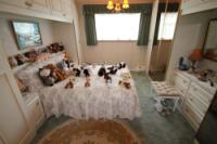 Semi-Detached House, 5 bedrooms, Freehold