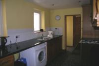 Mid-Terrace House, 3 bedrooms, Freehold