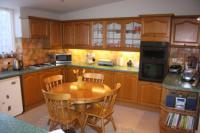 Mid-Terrace House, 6 bedrooms, Freehold
