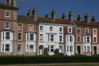 Mid-Terrace House, 6 bedrooms, Freehold