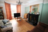 Mid-Terrace House, 5 bedrooms, Freehold