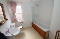 Mid-Terrace House, 5 bedrooms, Freehold