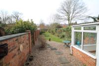 Mid-Terrace House, 5 bedrooms, Freehold