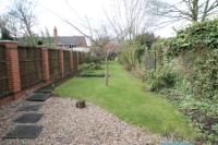 Mid-Terrace House, 5 bedrooms, Freehold