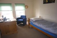 Mid-Terrace House, 5 bedrooms, Freehold