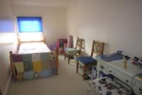 Mid-Terrace House, 5 bedrooms, Freehold