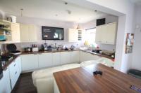 Detached House, 6 bedrooms, Freehold