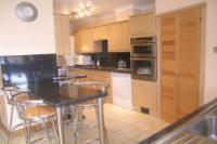 Mid-Terrace House, 3 bedrooms, Freehold