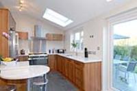 Mid-Terrace House, 4 bedrooms, Freehold