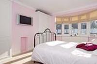 Mid-Terrace House, 4 bedrooms, Freehold