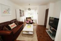 Mid-Terrace House, 3 bedrooms, Freehold