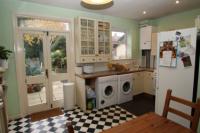 Mid-Terrace House, 2 bedrooms, Freehold
