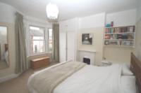 Mid-Terrace House, 2 bedrooms, Freehold