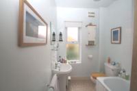 Mid-Terrace House, 2 bedrooms, Freehold