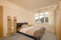 Mid-Terrace House, 3 bedrooms, Freehold