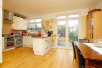 Mid-Terrace House, 3 bedrooms, Freehold