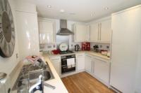 Flat / Apartment, 3 bedrooms, Freehold